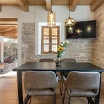 וילה Honey House Roial
