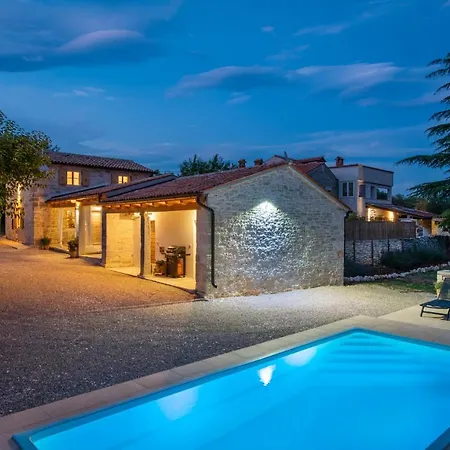 Honey House Villa Roial