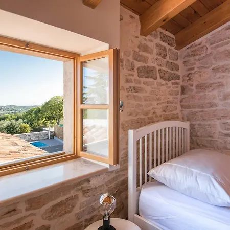 Villa Honey House *