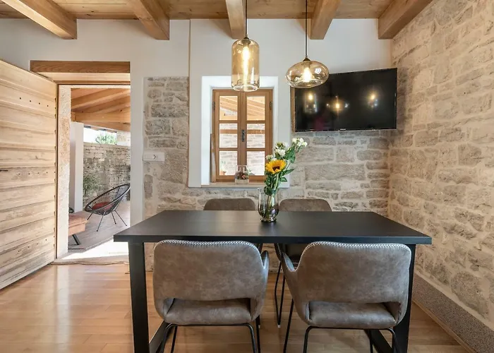 Vila Honey House Jural