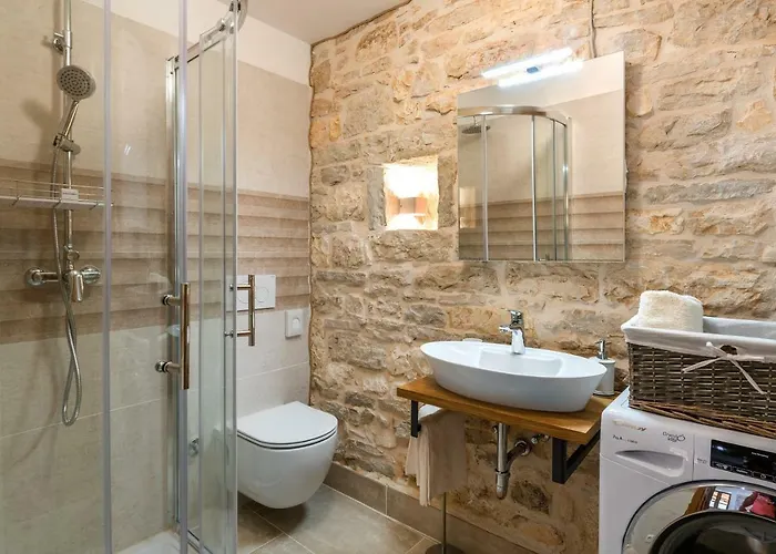 Vila Honey House Jural